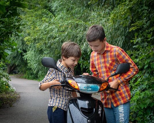 Dlaczego motocykliści się pozdrawiają?