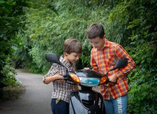 Jak się witają motocykliści?